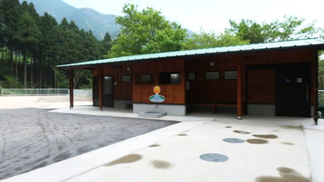 キャンプ場入口の画像