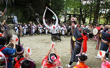 写真：市川の天衝舞浮立の様子