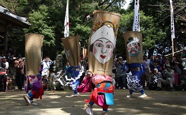 写真：納所(のうさ)くんち ガメ踊りの様子