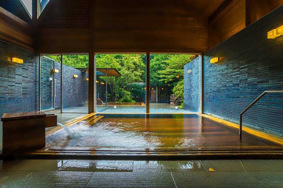 写真：和多屋別荘館内の温泉「湯殿 心晶」