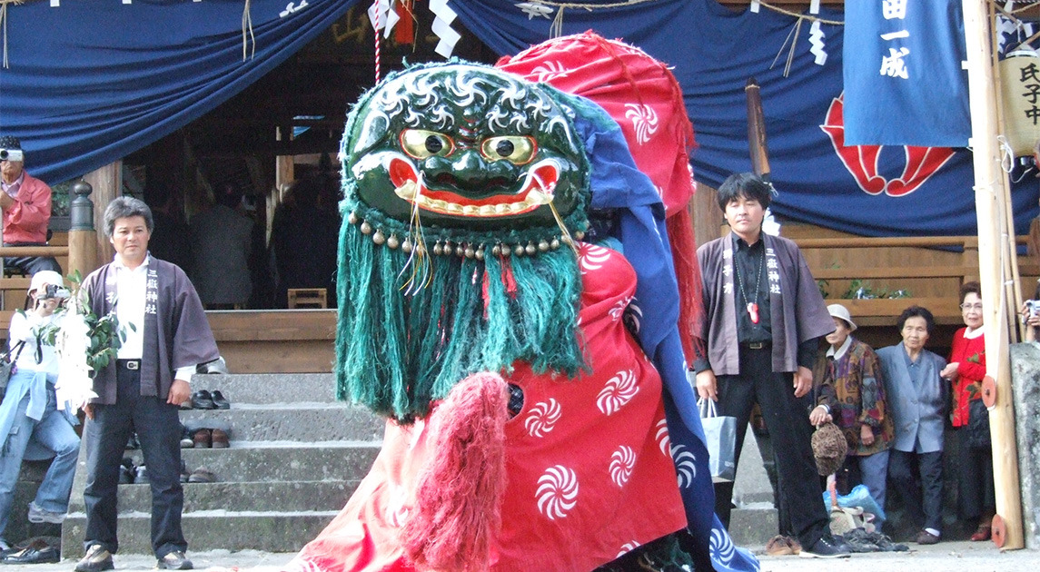 写真：三嶽(みたけ)神社秋祭り