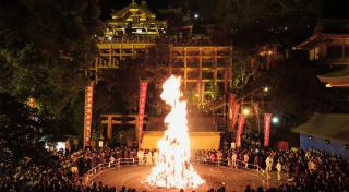 写真：祐徳稲荷神社お火たき