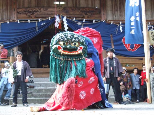 写真：三嶽神社秋祭り