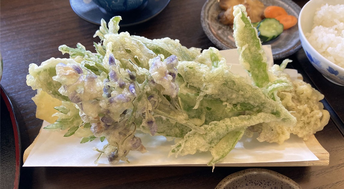 写真：山菜の天ぷら盛り合わせ