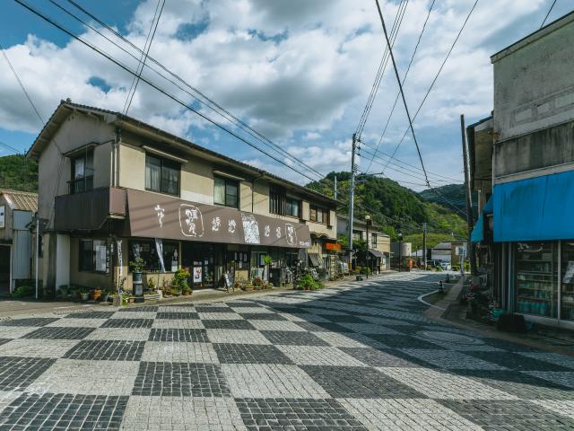 写真：古湯・熊の川の町並み