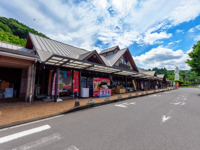 写真：道の駅厳木 「風のふるさと館」