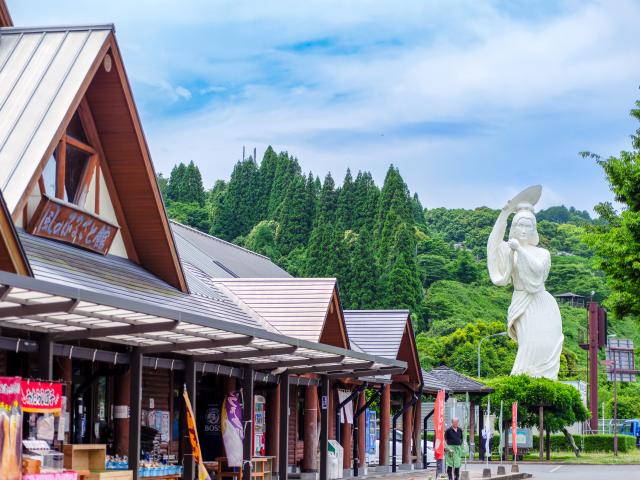 写真：道の駅厳木 「風のふるさと館」