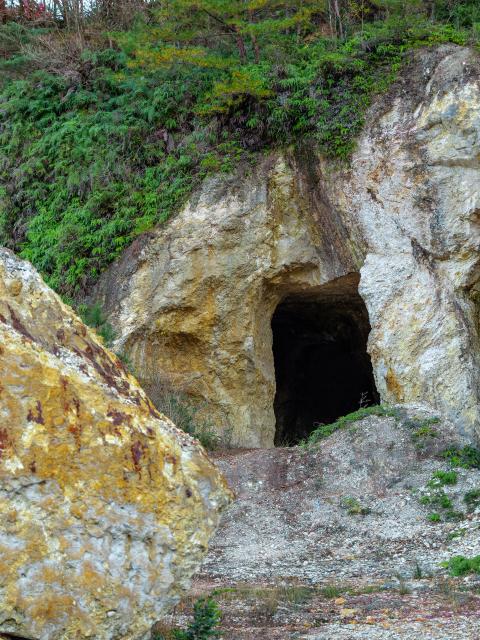 写真：泉山磁石場