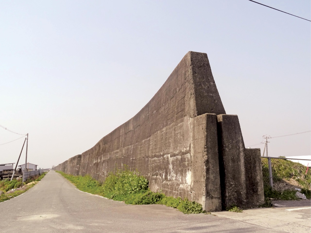 写真：干拓事業によって豊かな農地がつくられた白石町の歴史を感じる堤防跡